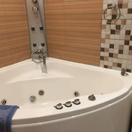 Apartment Butas Su Jacuzzi